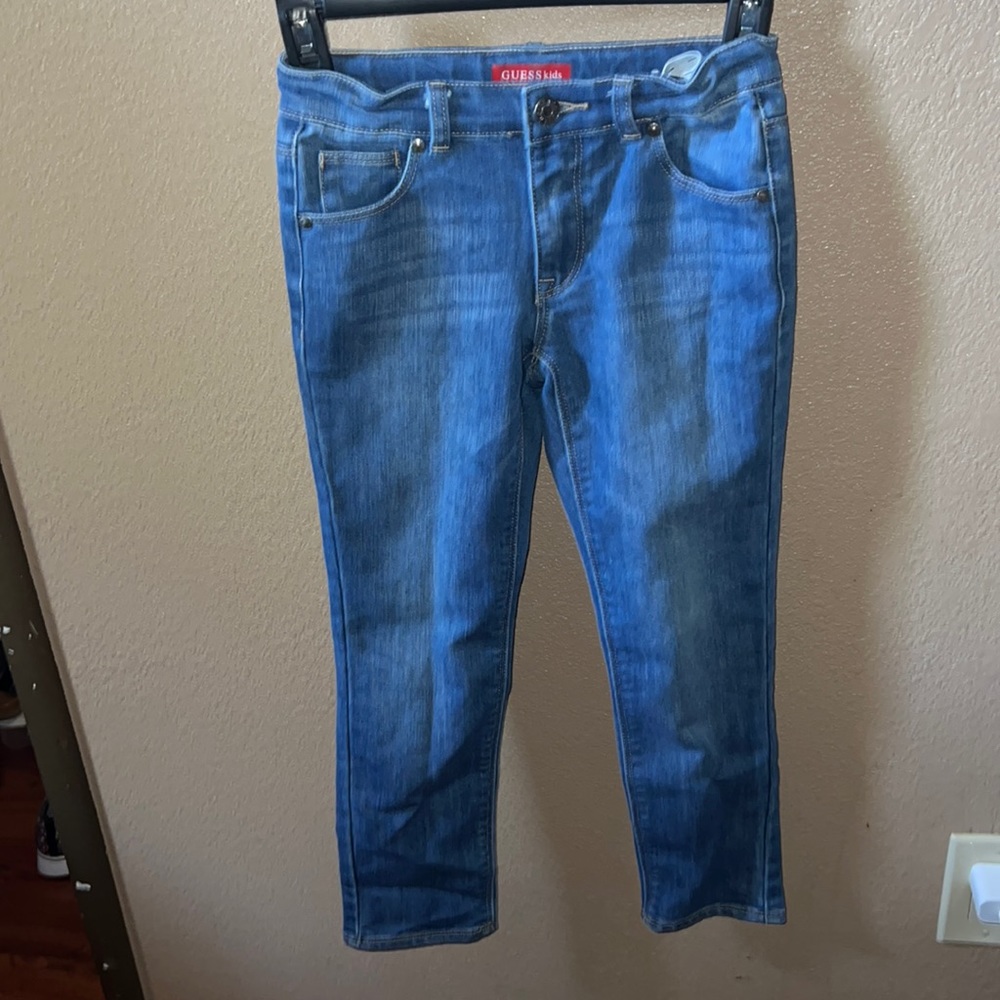 Boys GUESS jeans size 7 Five-pocket construction. Zip fly.